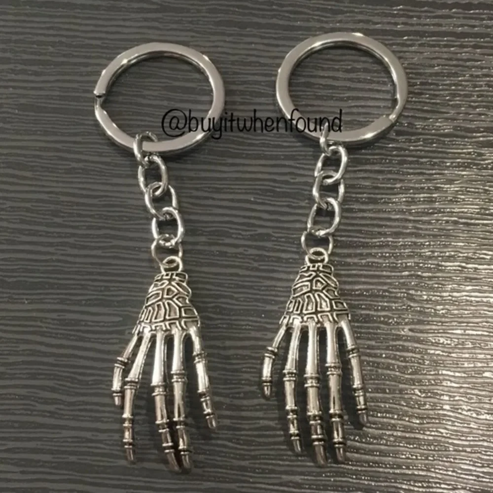 Skeleton Hand Gothic Skull Keychains - Picture 5 of 10